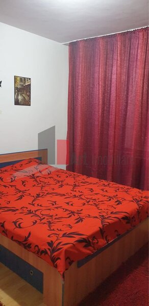 Berceni, Spiru Haret, vanzare apartament decomandat 3 camere.